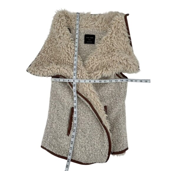 Love Tree Womens Faux Fur Vest Size Small Tan Pockets Open Front - Picture 11 of 13